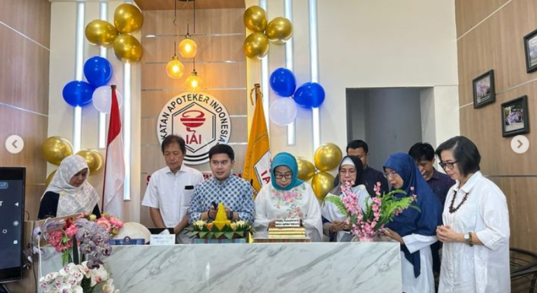 Dirgahayu IAI ke 69 Pengurus Daerah IAI Sultra gelar acara peringatan serentak dan beri penghargaan kepada Master Apoteker Agent of Change (MAoC)